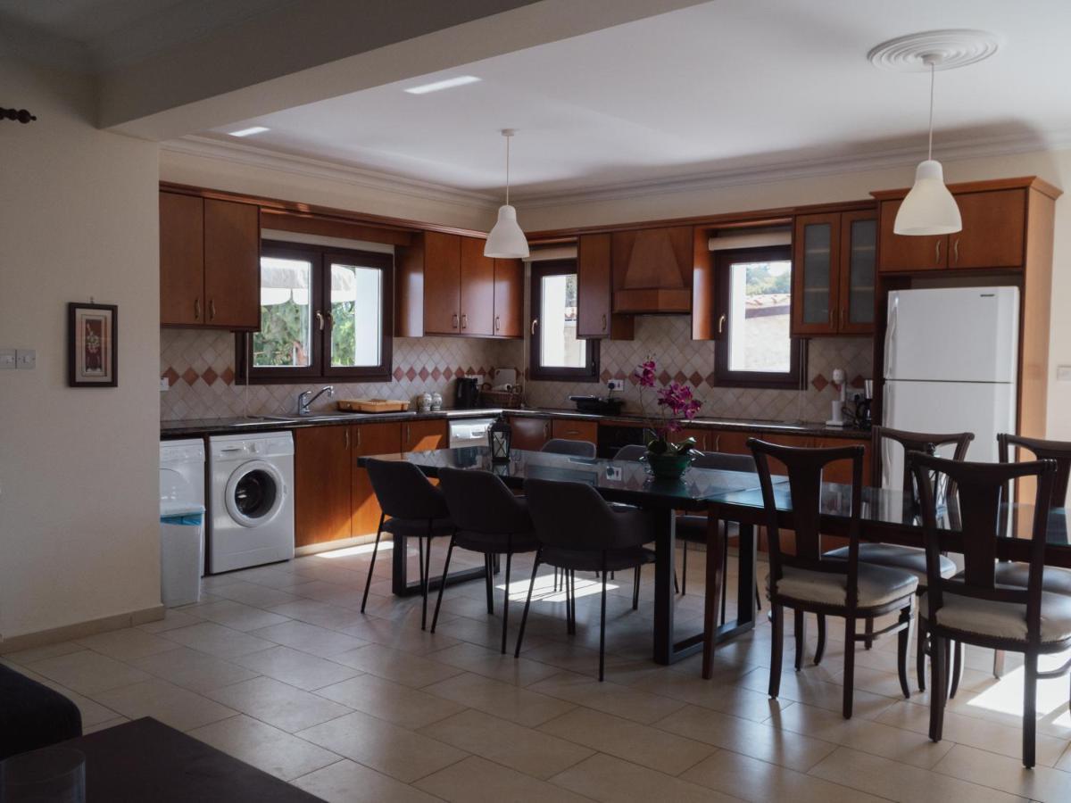 Villa Nikolina Dhrousha المظهر الخارجي الصورة